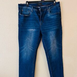 Elegant Blue Straight-Leg Jeans